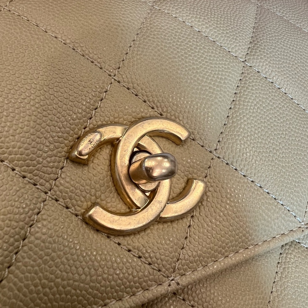 23A Dark beige Chanel flap bag - Picture 7 of 15